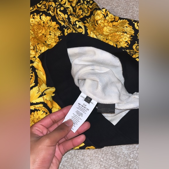 Versace GOLD Baroque sweater / Authentic / Pristine Condition & no pilling TRADE - Picture 7 of 8